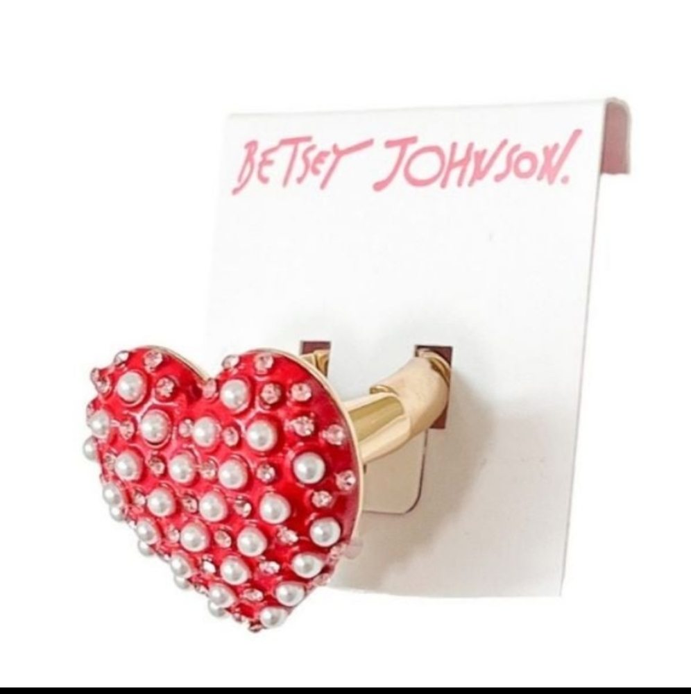 Betsey Johnson Pearl Heart Xoxo Heart Stretch Ring